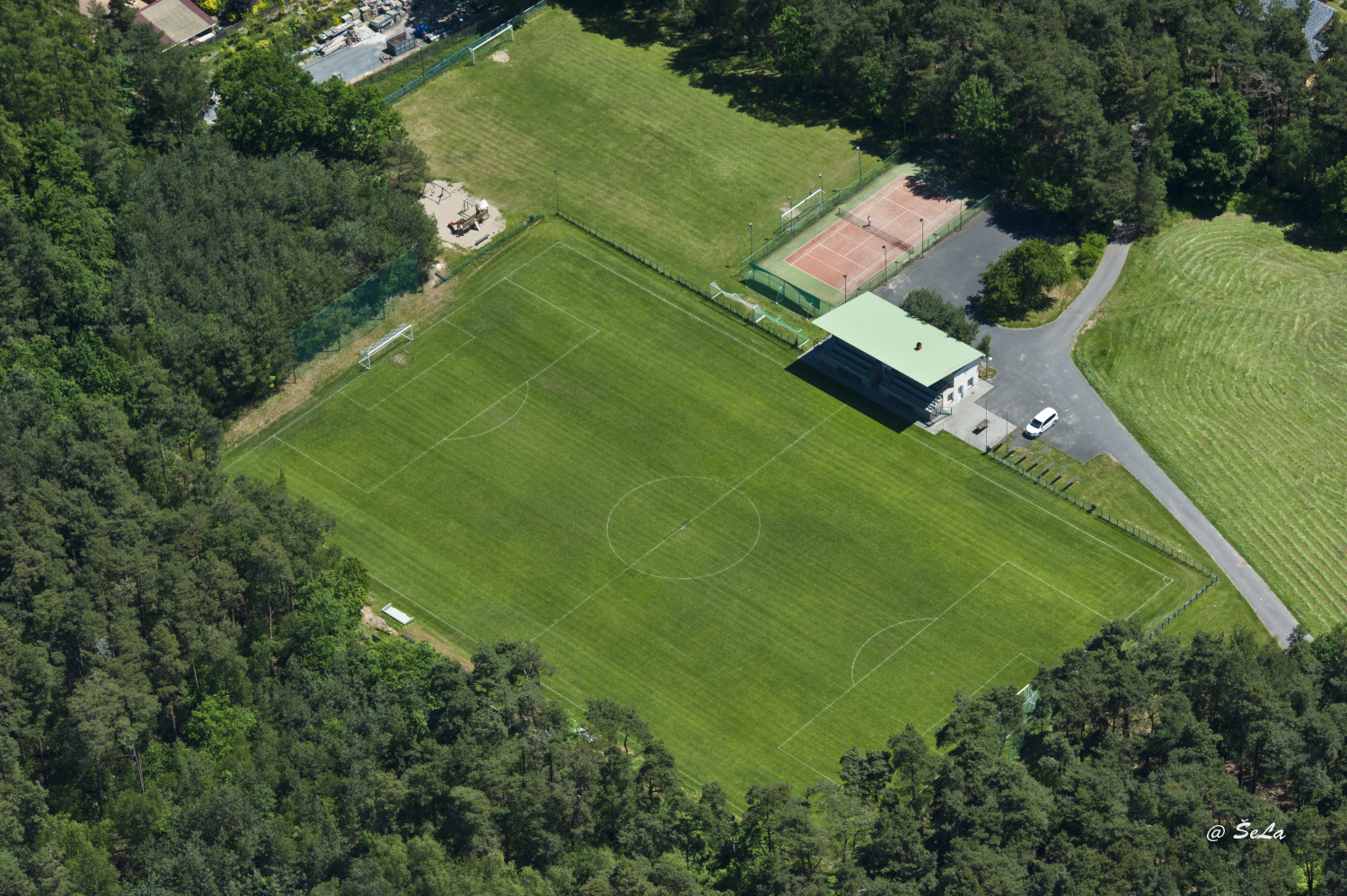 Fotbalový areál a hřiště SK Zichovec